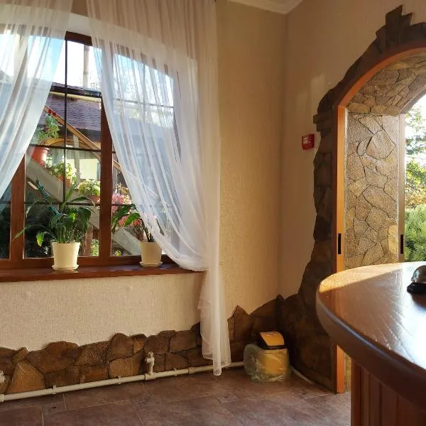 Готель "Монастирський", hotel v destinaci Putyvlʼ