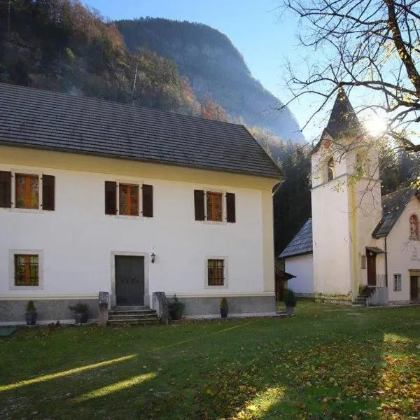 Počitniško stanovanje Pri cerkvi, viešbutis mieste Trenta