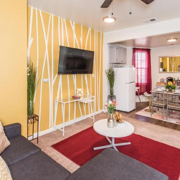 CH2 CH3 Fully Furnished Spacious Oasis Dog-friendly 2BR Capitol Hill