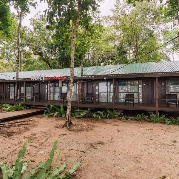 Roxy Telok Serabang, hotel a Pelaman Siru