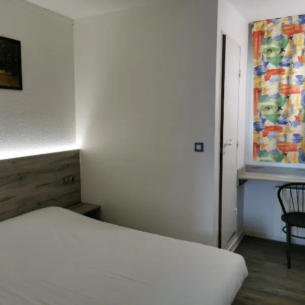 Alpha Hotel, hotel in Gaillon-sur-Montcient