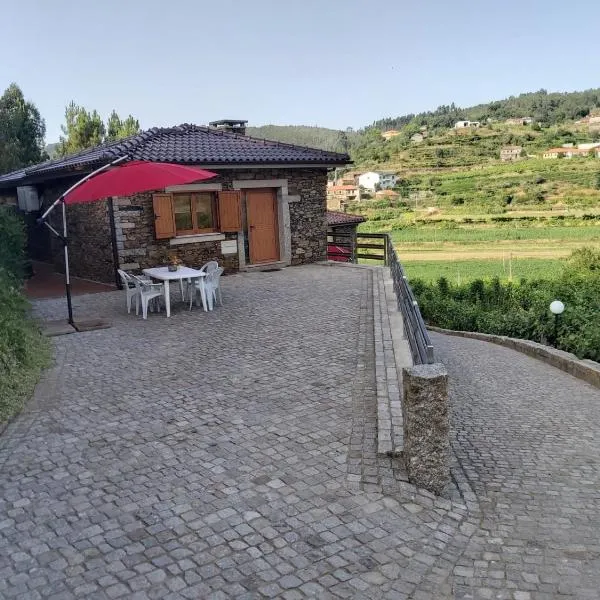 Casa do Tio Quim, hotel in Castelo de Paiva