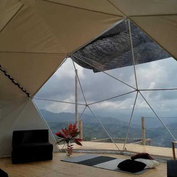 Domo Glamping Reserva Los Cucharos, hotell sihtkohas La Vega