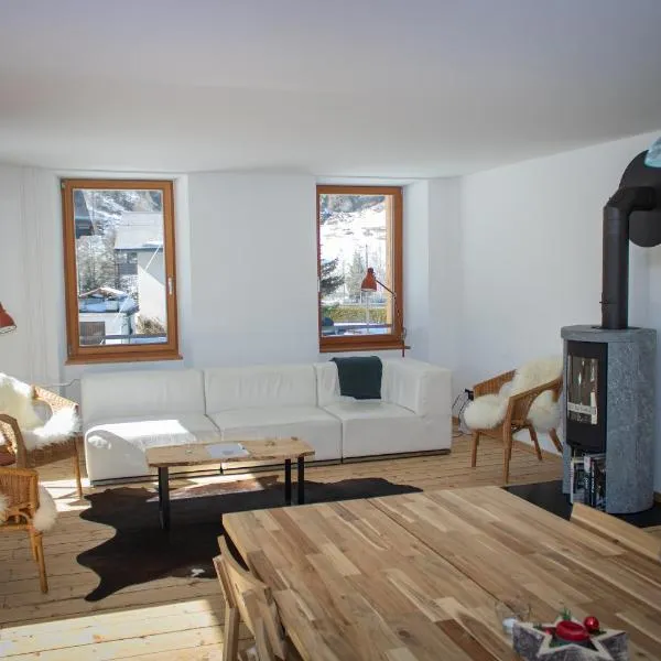 Ferienwohnungen Haus Alte Bäckerei, hotel v destinaci Randa