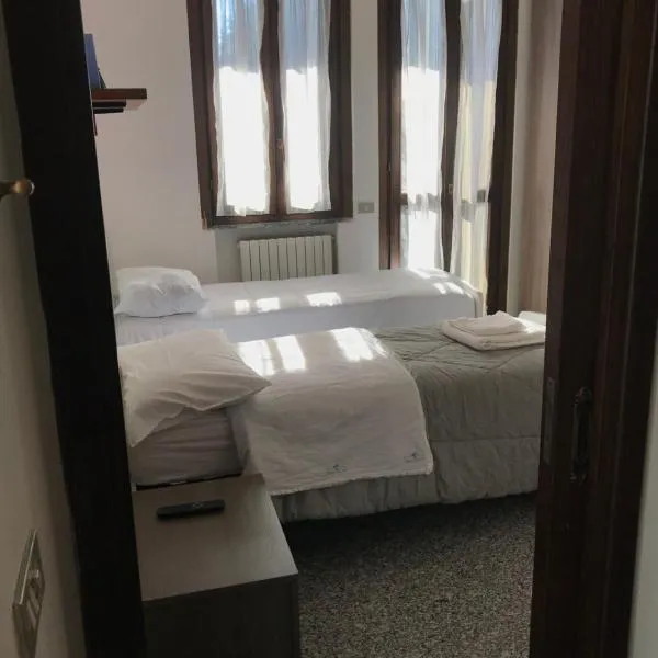 Camera con bagno Mirjana, hotel in Cislago