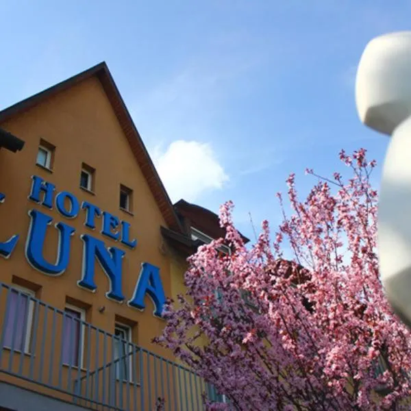 Hotel Luna Budapest, hotell i Törökbálint