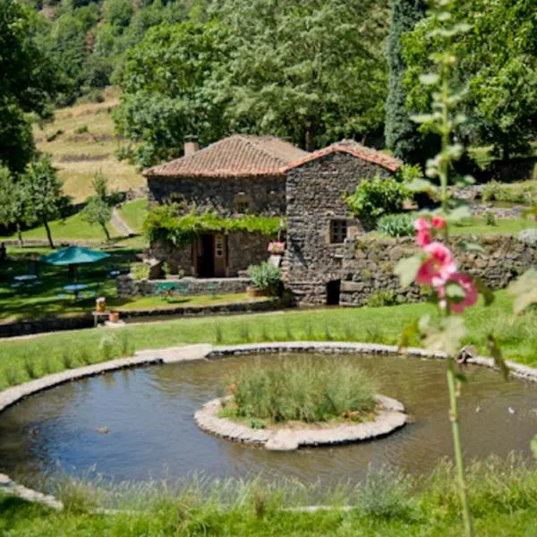le moulin, hotel v destinaci Saint-Arçons-dʼAllier