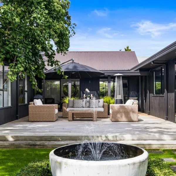 Black Luxury Lodge, hotel v destinaci Blenheim