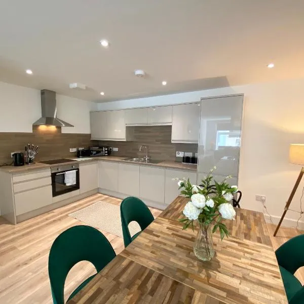 High Street, Stylish City Centre Apartment, 3 Bed, hotel in Perth