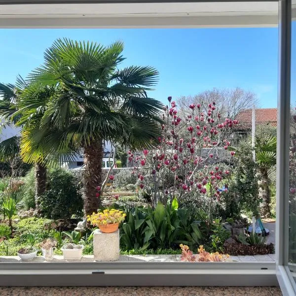 Apartments Summer Bloom, ξενοδοχείο σε Krk