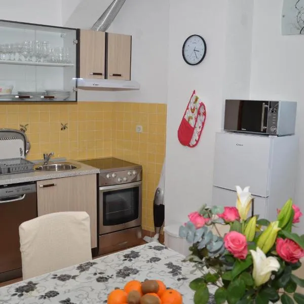 MA-LO, hotel u gradu Pirovac
