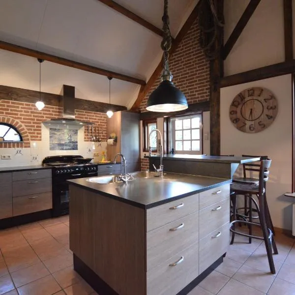Farmhouse in Nieuwleusen near Lake and Nature, hotel di Bergen op Zoom