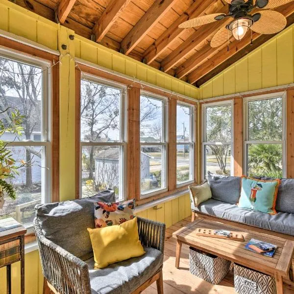 High-End Canalfront Paradise with Dock and Kayaks!, hotell sihtkohas Kill Devil Hills