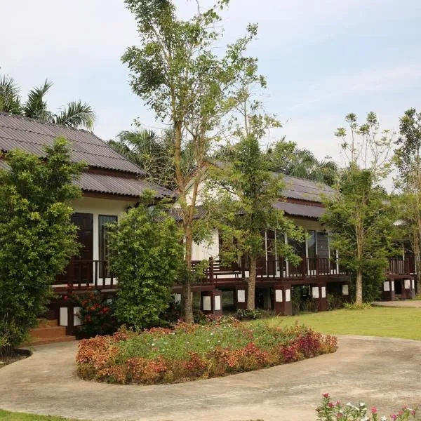 Sunflora Resort Chumphon、チュンポーンのホテル