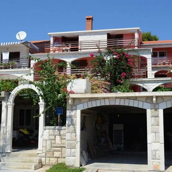 Apartments Prižba Bay, hotel v destinácii Prizba