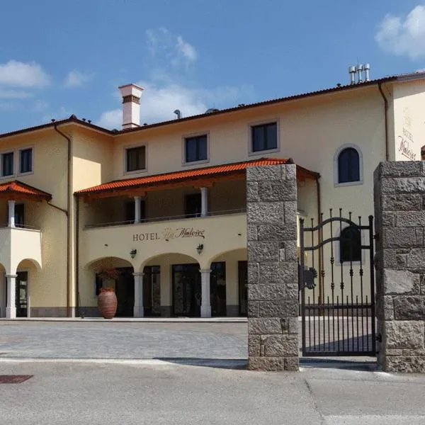 Hotel Malovec, hotel v destinaci Divača