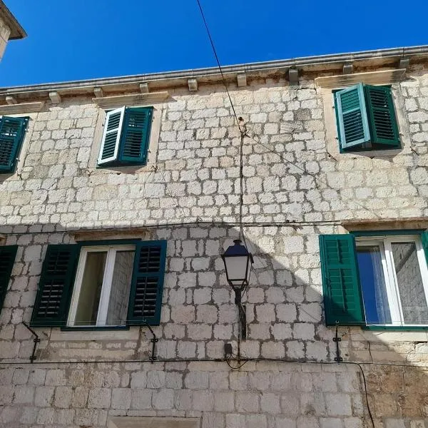 kuća sa šarmom, hotel v destinaci Vis