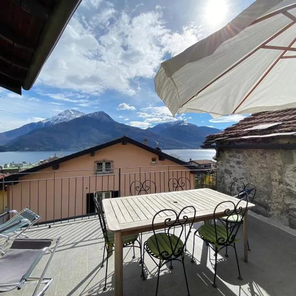 Independent Stone House with Lake View, hotel i Musso