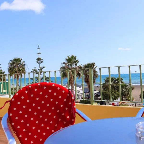 HOSTAL LA ESTACION, hotel in Benajarafe