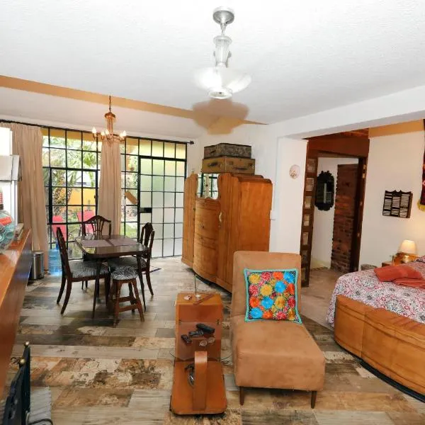 Majikal B&B -Retro, hotel v destinaci Cholula