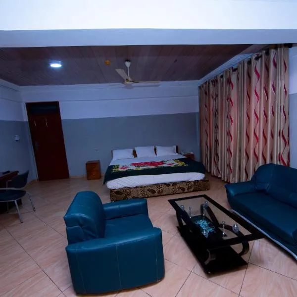 Pemicsa Hotel Accra, hotel en Ashaiman