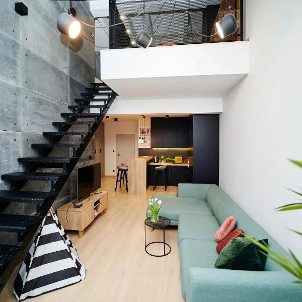 LOFT Apartment, מלון בWychodne