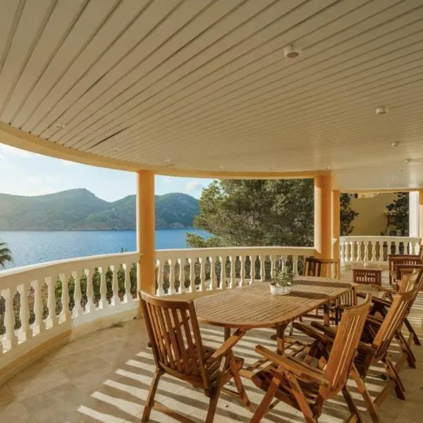 Villa Camp de Mar Sea View by PriorityVillas, hotel em Camp de Mar