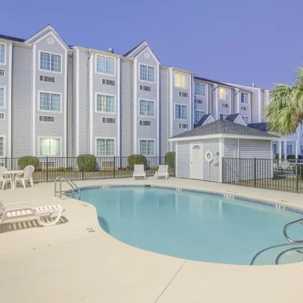 Microtel Inn & Suites by Wyndham Gulf Shores, hotell i Gulf Shores