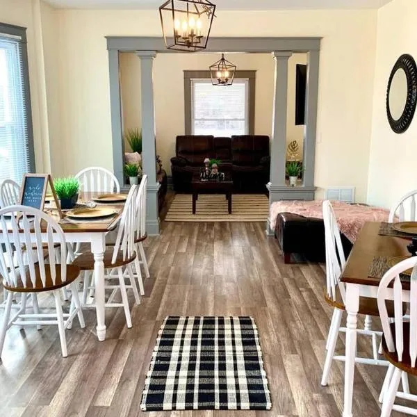 6BR Retreat-Great for Reunions and Getaways minutes from Niagara Falls、ナイアガラフォールズのホテル