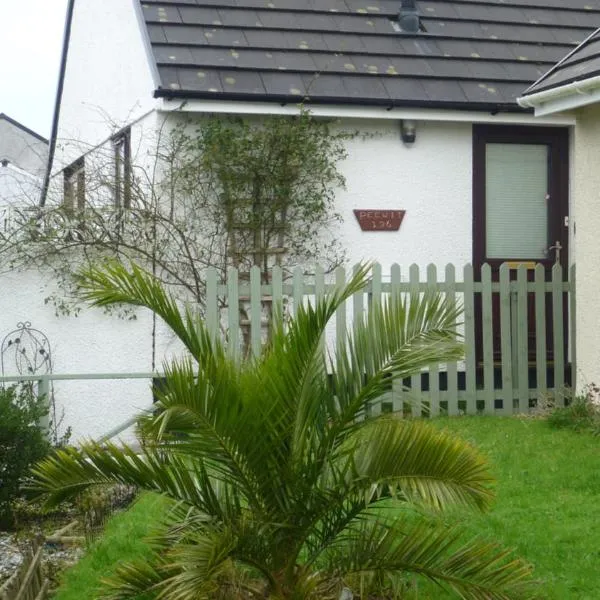 Sunny detached bungalow, Nr Looe, hotel in Saint Keyne