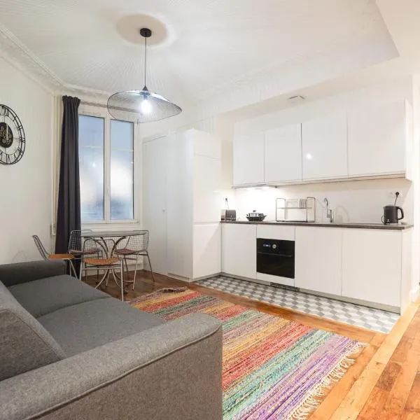 Large Flat At 2 Steps From The Eiffel Tower