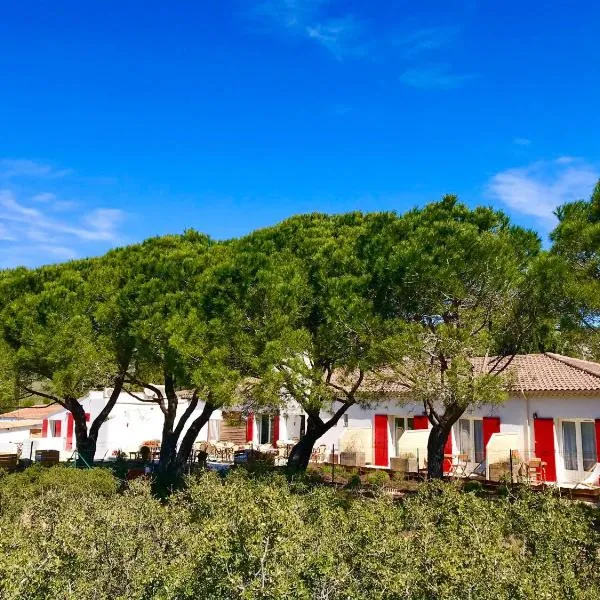 HôTEL LES VOLETS ROUGES - CASSIS, hotell i Cassis