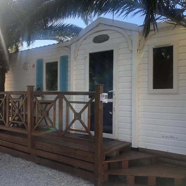 FLAMANTS ROSES 2, hotel v destinaci Frontignan