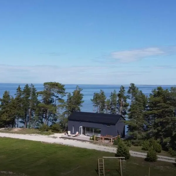 Seaside cottage Rebase Kuur, hotel en Rannaküla