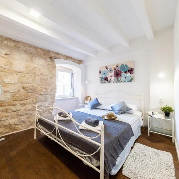 Casa Karina, hotel v destinaci Vis