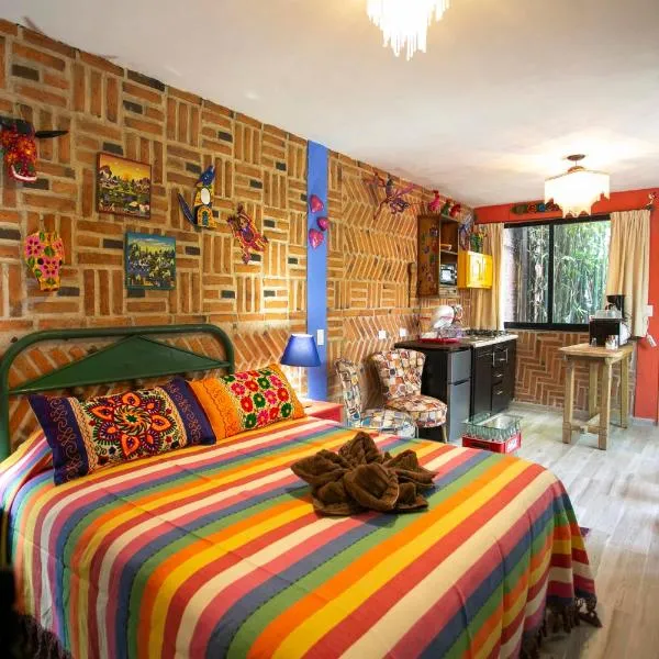 Majikal B&B - Alebrijes, hotel v destinaci Cholula