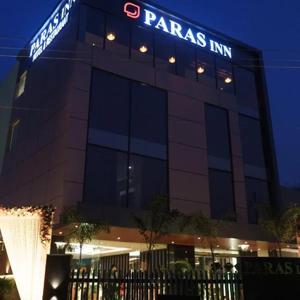 Paras inn, hotel Garhi Harsāru városában