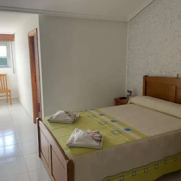 Hostal Sequeiros, hotel v destinaci San Ciprián de Viñas