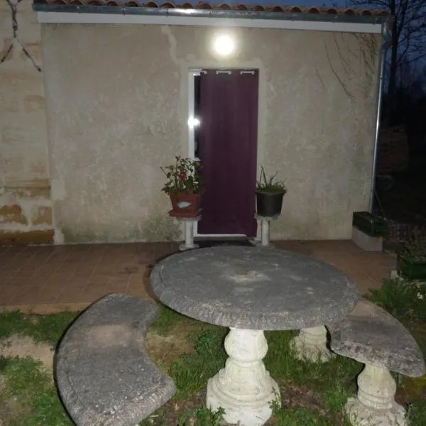 la maison des coquelicots, hotel in Marsas