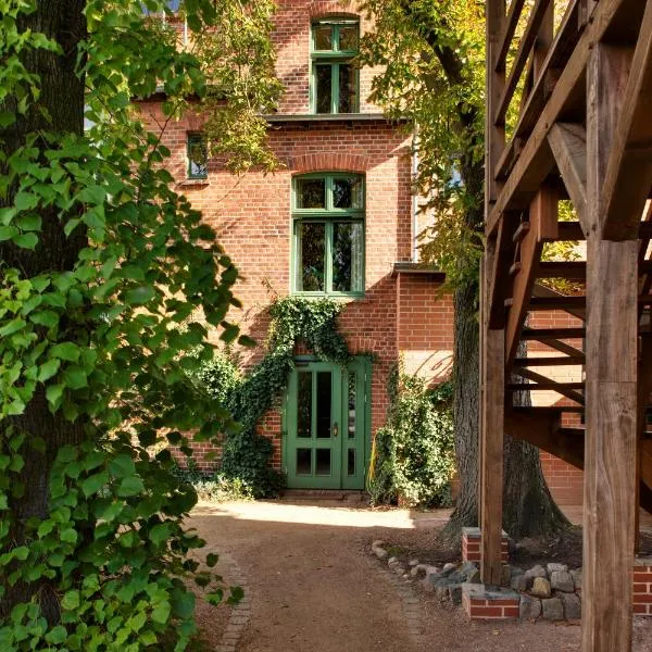 Gasthaus und Pension "Zum Hauenden Schwein" – hotel w mieście Wörlitz