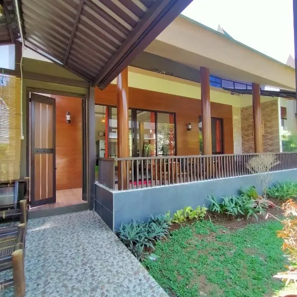 Vimala Hill villa and resort - 3 bedrooms, hotel v destinaci Bogor