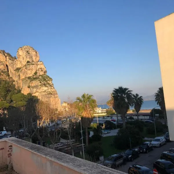 B e B Riviera di Levante，位于泰拉奇纳的酒店