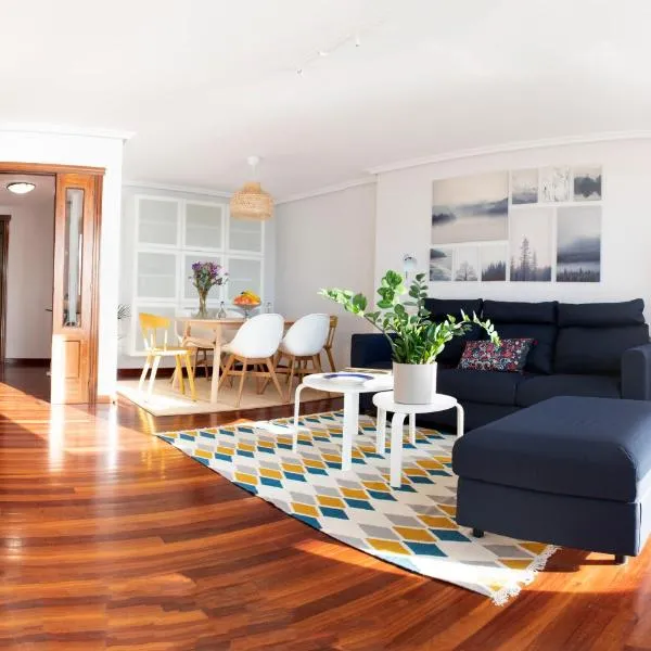 Apartamento Paseo Marítimo, hotelli kohteessa A Coruña