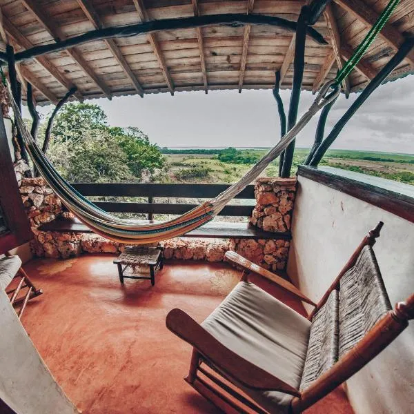Altos de Caño Hondo, hotel v destinaci Los Guineos Perdidos