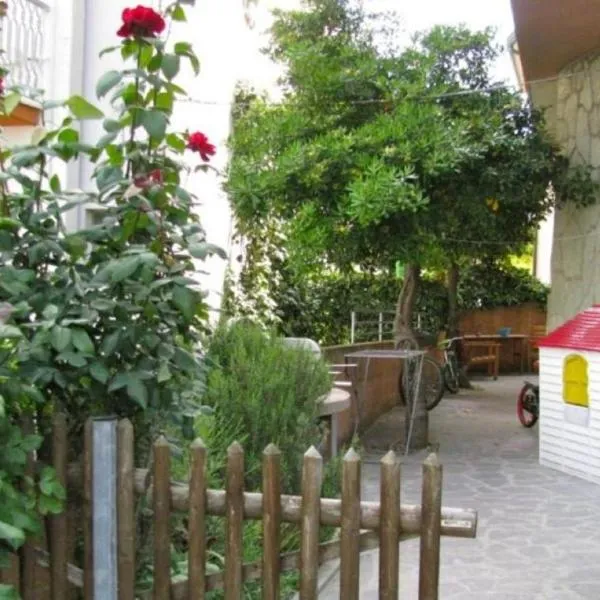 Appartamento al piano terra a Gabbice mare per grande compania, hotel a Gabicce Mare