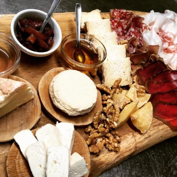 Agriturismo di Charme e Ristorante Stallato Il Filo di Paglia, hotel Carróban