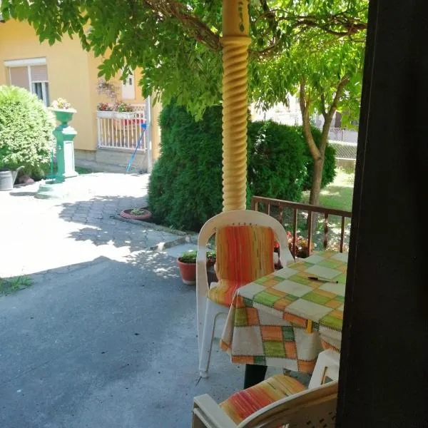 Kuća za odmor 1 Vrdnik, hotel in Vrdnik