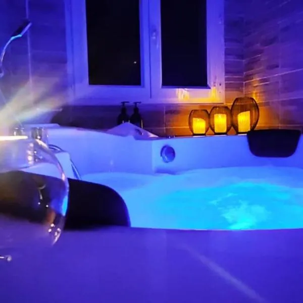 A l'Orée des pins - Gite et spa de 30 m2- Home Cinéma et massage en sup, hotel v destinácii Cuges-les-Pins
