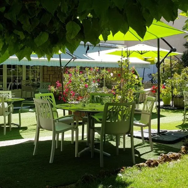 Hotel Le Lion d'Or, hotel v destinaci Saint-Geniez-dʼOlt