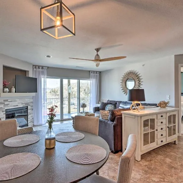 Serenity at the Lake Ozarks Gem with Pool Access, hotel in Camdenton